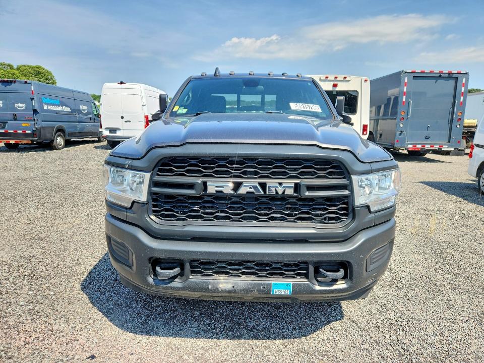 58915796 :رقم المزاد ، 3C63RRGL6NG269735 vin ، 2022 Ram 3500 مزاد بيع