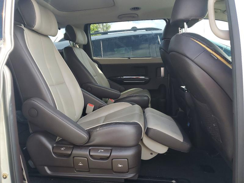 60417616 :رقم المزاد ، KNDME5C15F6038298 vin ، 2015 Kia Sedona مزاد بيع