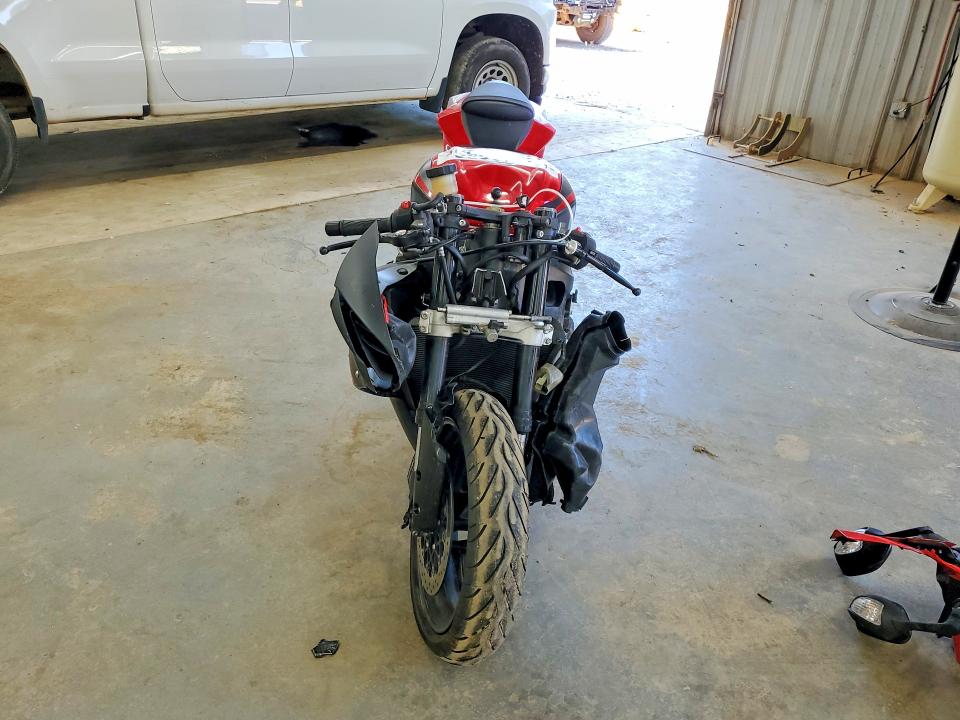 61213356 :رقم المزاد ، JS1GN7FA8G2100087 vin ، 2016 Suzuki Gsx-r600 مزاد بيع