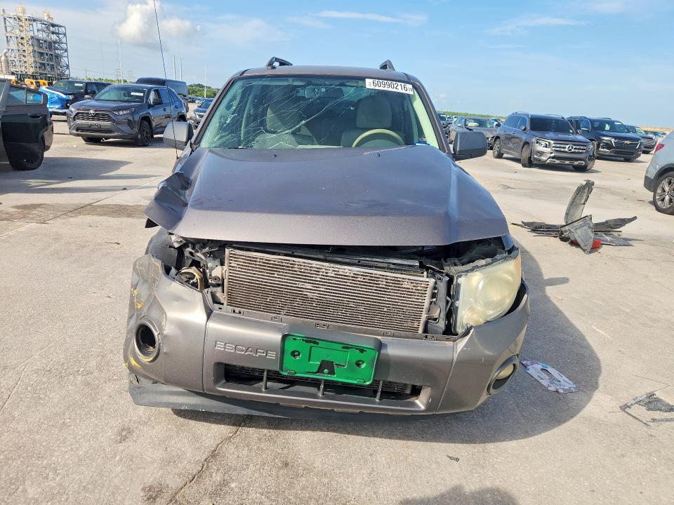 2010 Ford Escape მანქანა იყიდება აუქციონზე, vin: 1FMCU0DG2AKC42685, აუქციონის ნომერი: 60990216