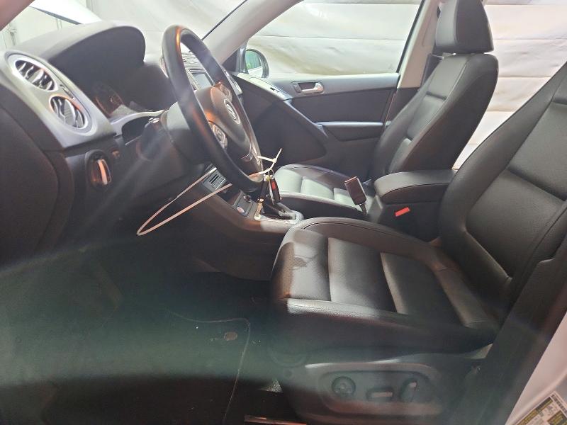 61516926 :رقم المزاد ، WVGSV7AX8HK039574 vin ، 2017 Volkswagen Tiguan مزاد بيع