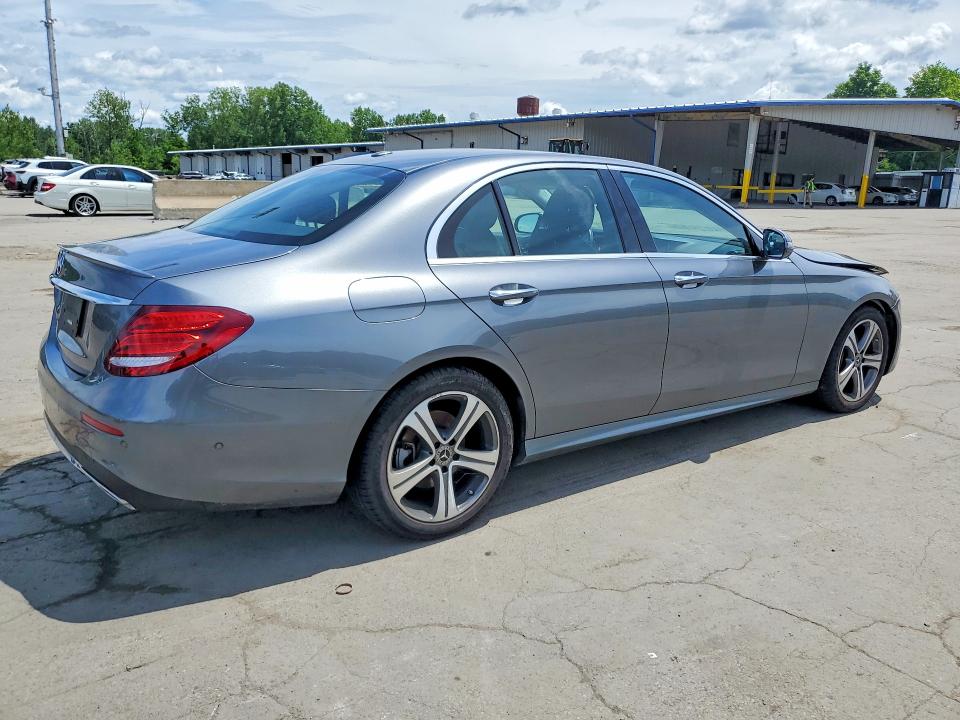 59828686 :رقم المزاد ، WDDZF4JB5JA364459 vin ، 2018 Mercedes-benz E مزاد بيع