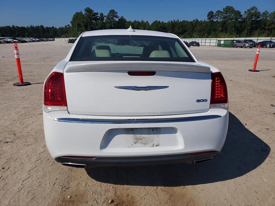 60029456 :رقم المزاد ، 2C3CCAEG1JH159725 vin ، 2018 Chrysler 300 مزاد بيع