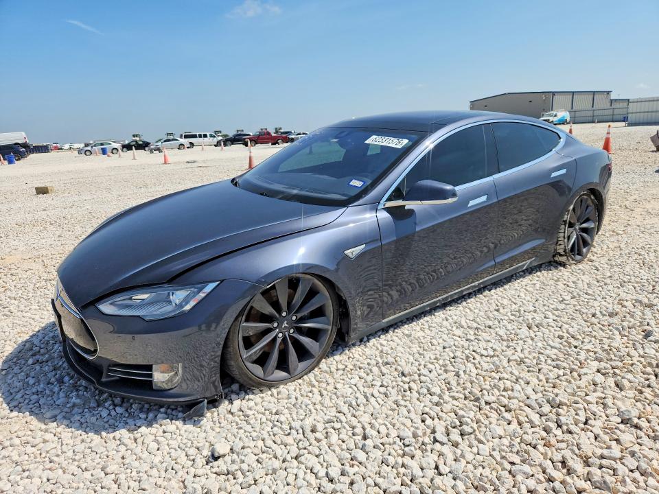 Продажа на аукционе авто 2015 Tesla Model S, vin: 5YJSA1H27FF090694, номер лота: 62331576