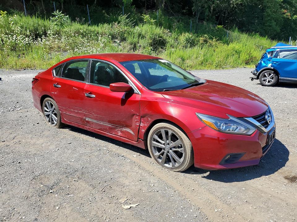 Продаж на аукціоні авто 2018 Nissan Altima, vin: 1N4AL3APXJC295557, номер лоту: 61555036