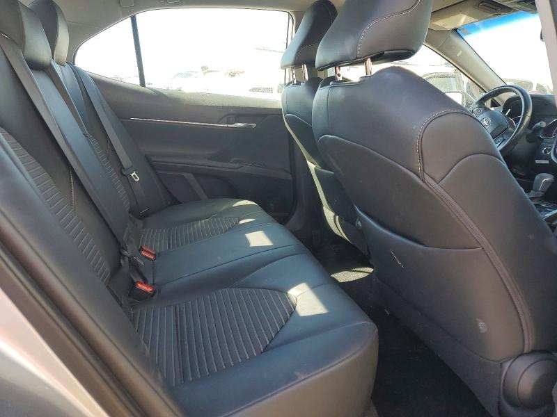 61069066 :رقم المزاد ، 4T1B11HK4KU220203 vin ، 2019 Toyota Camry مزاد بيع
