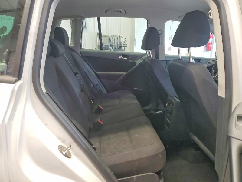 2013 Volkswagen Tiguan მანქანა იყიდება აუქციონზე, vin: WVGBV3AX8DW575274, აუქციონის ნომერი: 59675416