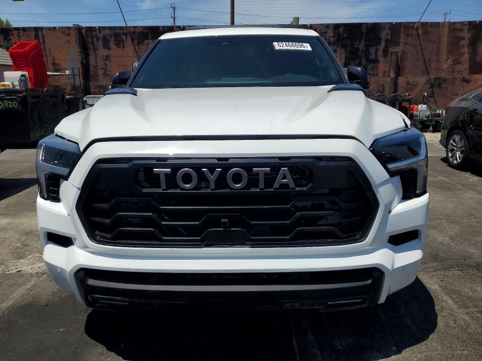 Продажа на аукционе авто 2024 Toyota Sequoia, vin: 7SVAAABA7RX038557, номер лота: 62468696