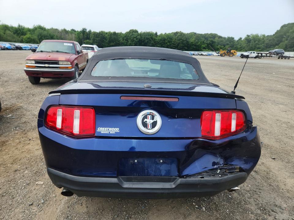 60271136 :رقم المزاد ، 1ZVBP8EM9B5102768 vin ، 2011 Ford Mustang مزاد بيع