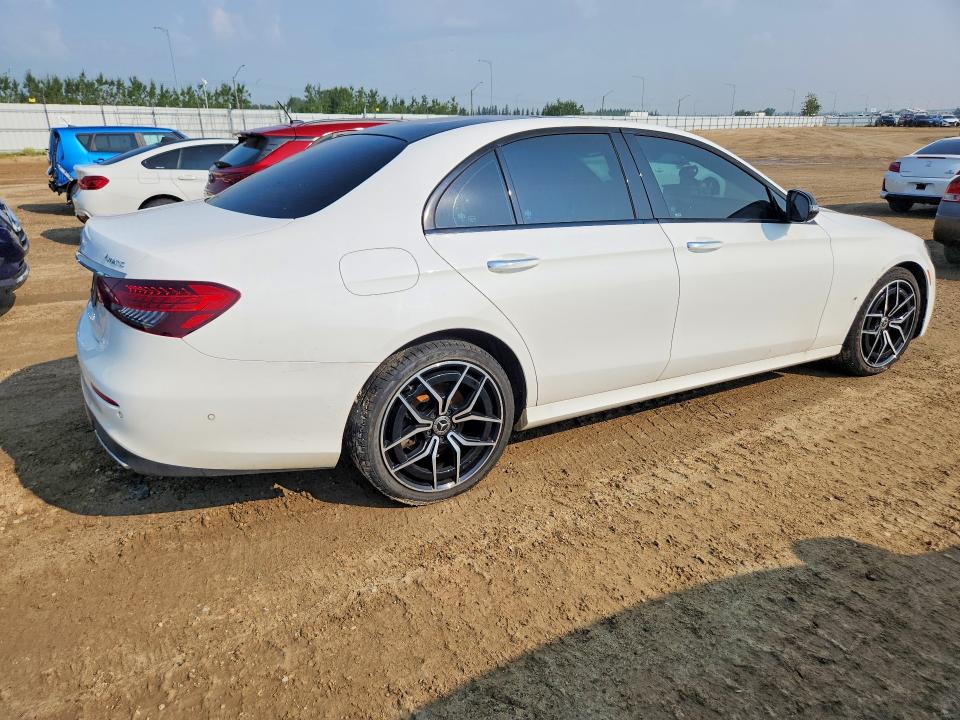 61610686 :رقم المزاد ، W1KZF8EB8NB071589 vin ، 2022 Mercedes-benz E مزاد بيع