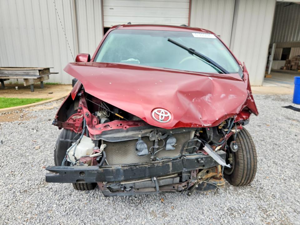 61295096 :رقم المزاد ، 5TDYK3DC5ES455935 vin ، 2014 Toyota Sienna مزاد بيع