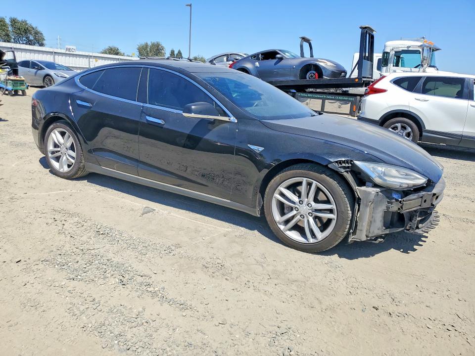 Продаж на аукціоні авто 2015 Tesla Model S, vin: 5YJSA1E15FF105687, номер лоту: 63193556