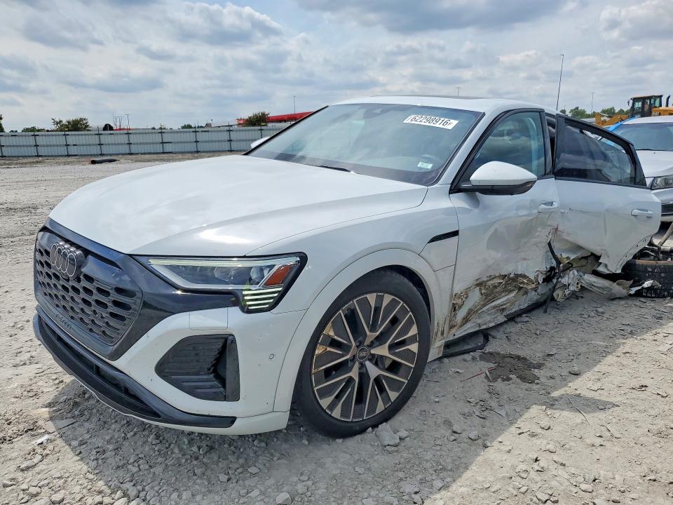 62298916 :رقم المزاد ، WA1CAAGE7RB035227 vin ، 2024 Audi Q8 E-tron مزاد بيع