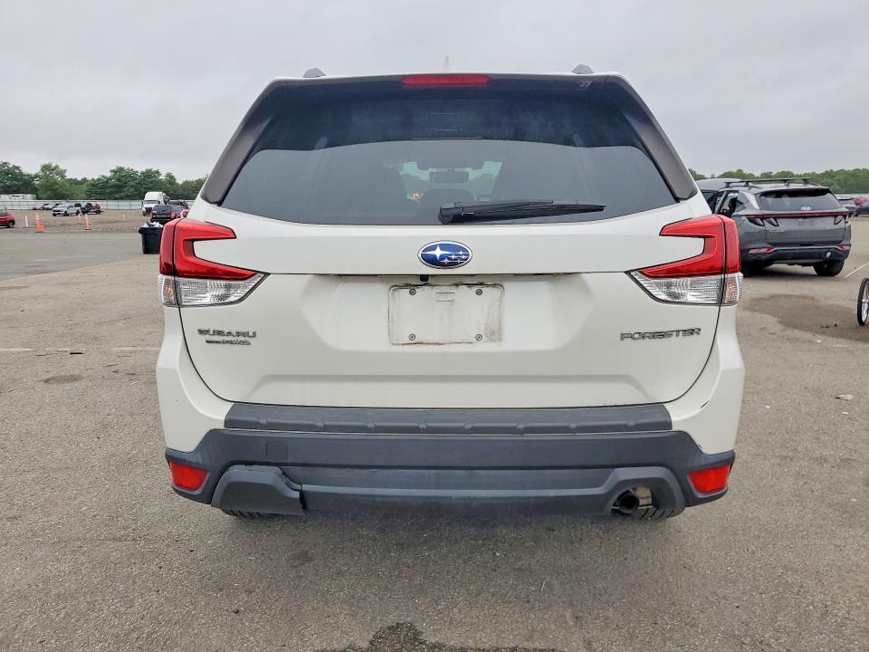 61572676 :رقم المزاد ، JF2SKAJC7MH526118 vin ، 2021 Subaru Forester مزاد بيع