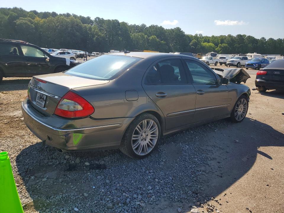 60049156 :رقم المزاد ، WDBUF56X88B264695 vin ، 2008 Mercedes-benz E مزاد بيع