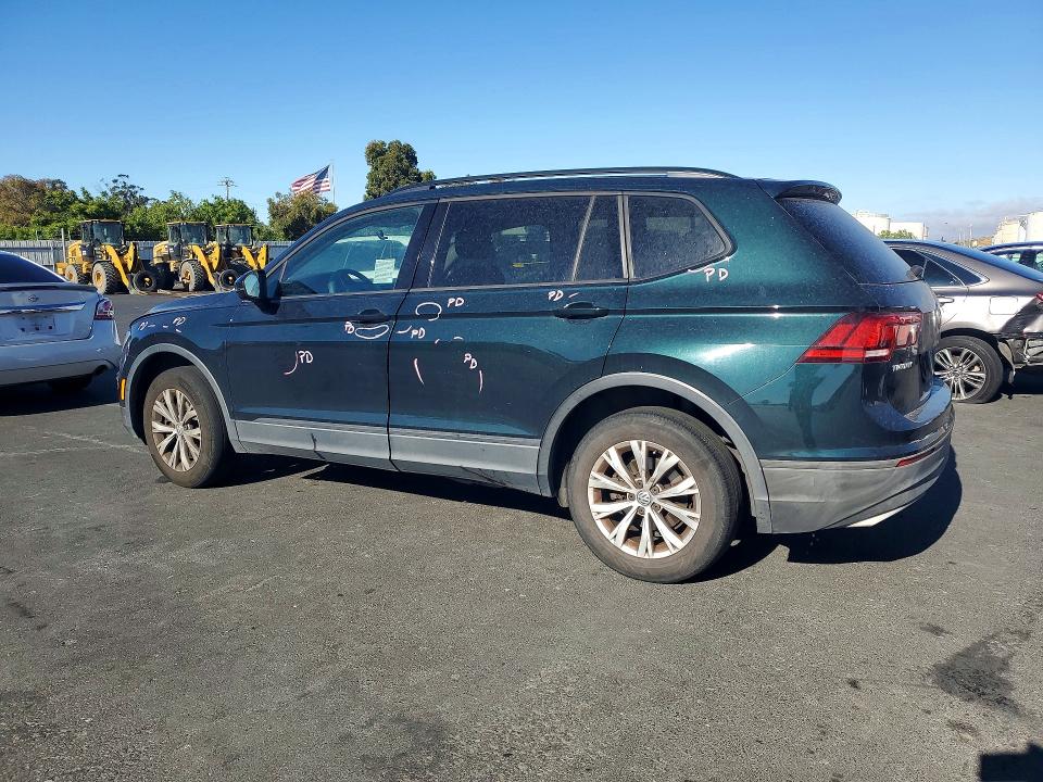 62480796 :رقم المزاد ، 3VV1B7AX5JM109668 vin ، 2018 Volkswagen Tiguan مزاد بيع