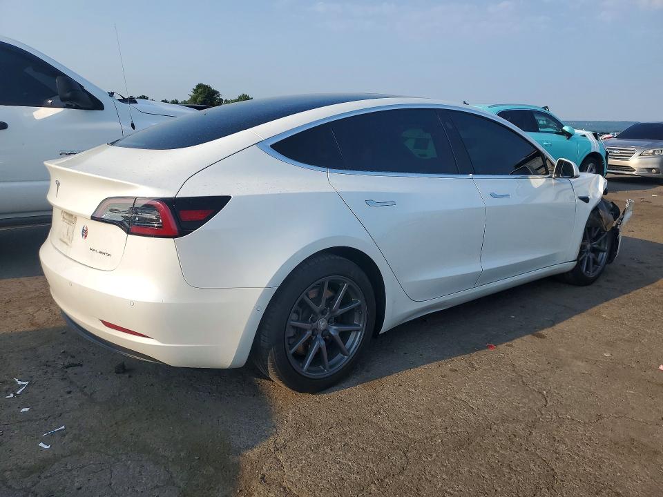 61907966 :رقم المزاد ، 5YJ3E1EB5LF795891 vin ، 2020 Tesla Model 3 مزاد بيع