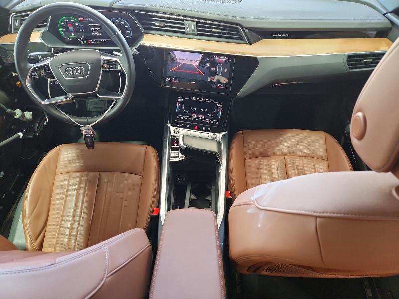 61146816 :رقم المزاد ، WA15AAGE9RB014338 vin ، 2024 Audi Q8 E-tron مزاد بيع