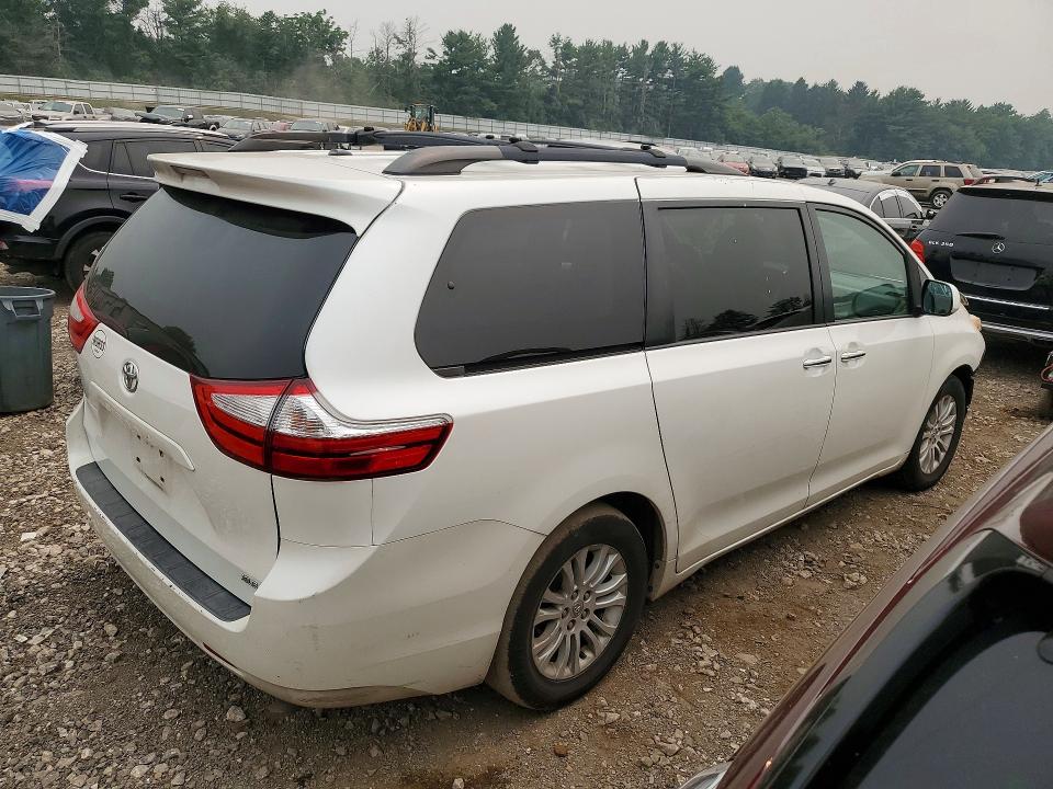 61737636 :رقم المزاد ، 5TDYK3DC4FS601176 vin ، 2015 Toyota Sienna مزاد بيع