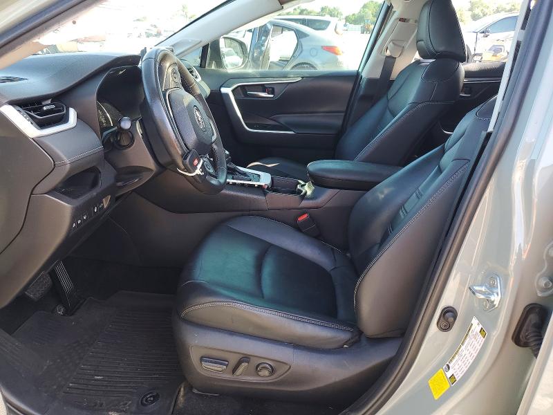 61997376 :رقم المزاد ، 2T3C1RFV8MW138632 vin ، 2021 Toyota Rav4 مزاد بيع