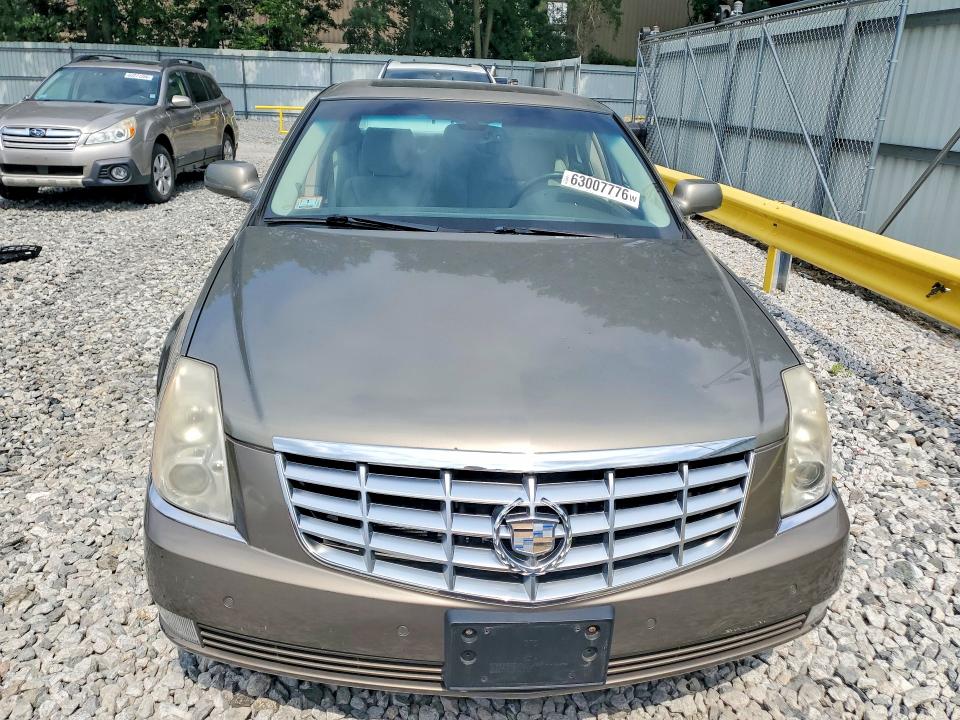 63007776 :رقم المزاد ، 1G6KD5E64BU145452 vin ، 2011 Cadillac Dts مزاد بيع