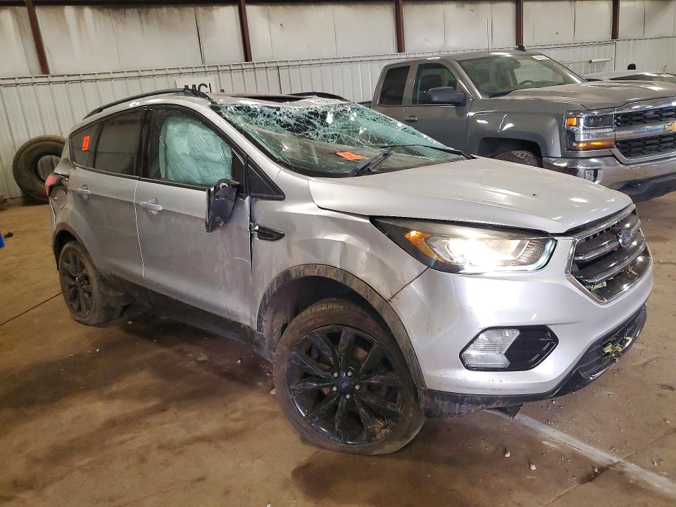 2017 Ford Escape მანქანა იყიდება აუქციონზე, vin: 1FMCU0GD3HUA12458, აუქციონის ნომერი: 61362206
