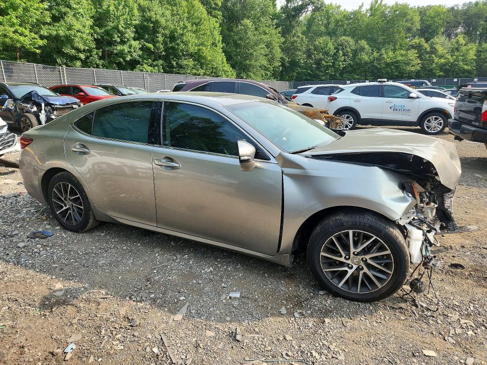 61298776 :رقم المزاد ، 58ABK1GG6HU067173 vin ، 2017 Lexus Es مزاد بيع