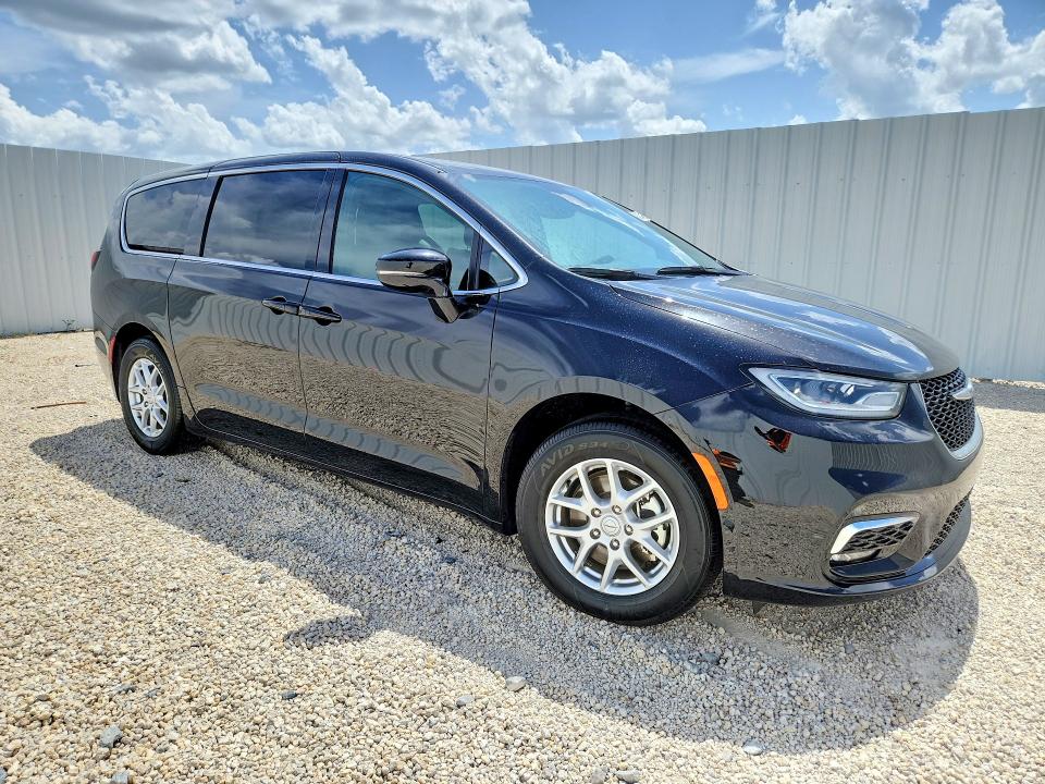 Auction sale of the 2026 Chrysler Pacifica, vin: 2C4RC1BG0TR191573, lot number: 61605736