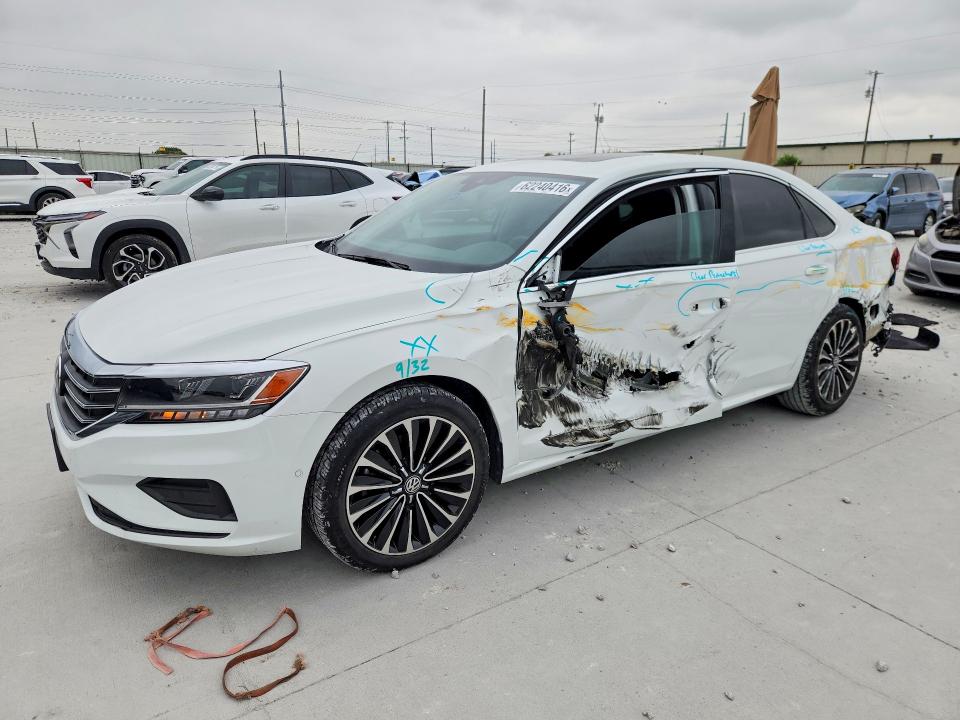 Продажа на аукционе авто 2022 Volkswagen Passat, vin: 1VWBA7A33NC006787, номер лота: 62240416
