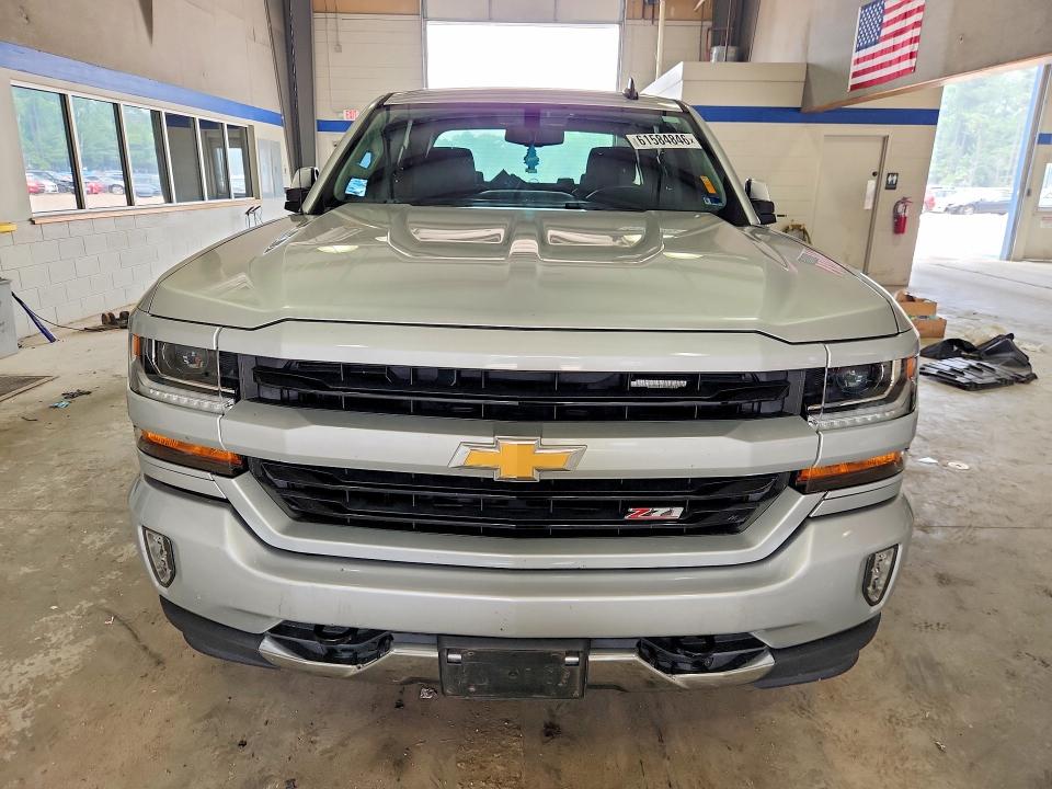 Продажа на аукционе авто 2018 Chevrolet Silverado, vin: 3GCUKREC6JG545572, номер лота: 61584846
