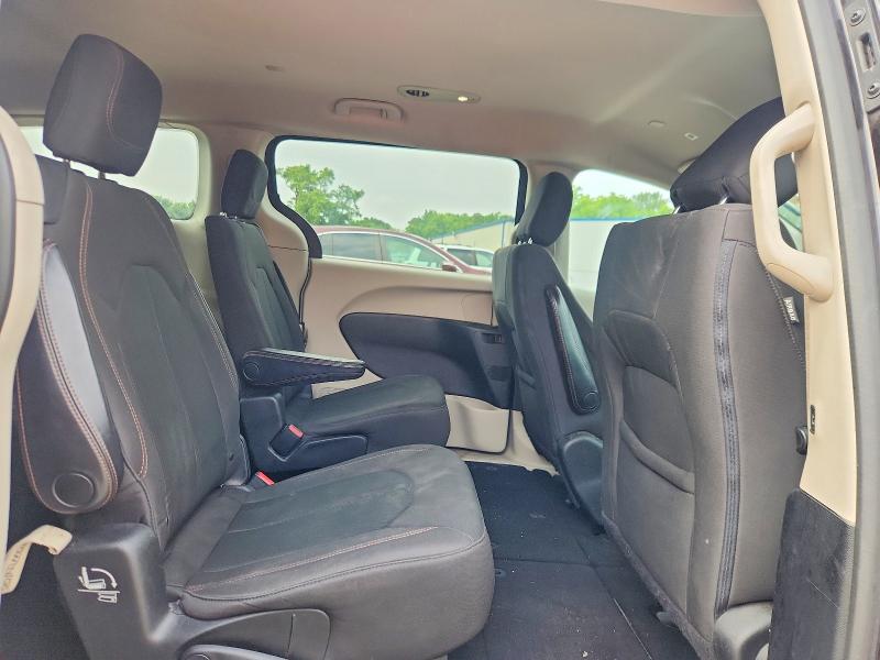 Продаж на аукціоні авто 2018 Chrysler Pacifica, vin: 2C4RC1DGXJR186259, номер лоту: 61782896