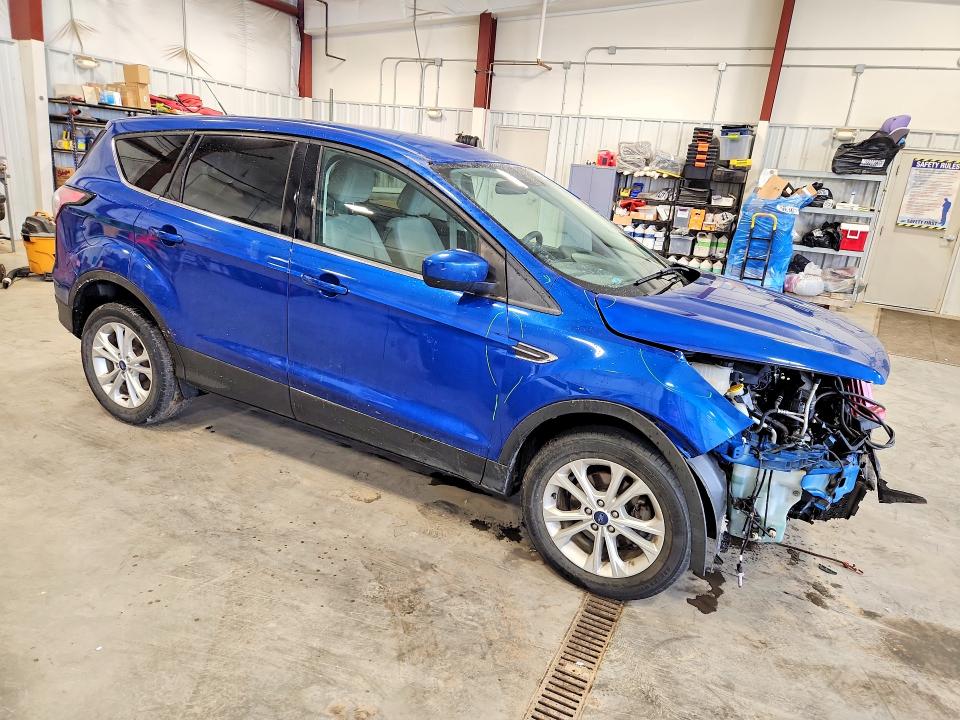 2017 Ford Escape მანქანა იყიდება აუქციონზე, vin: 1FMCU0GD0HUE92586, აუქციონის ნომერი: 62866486