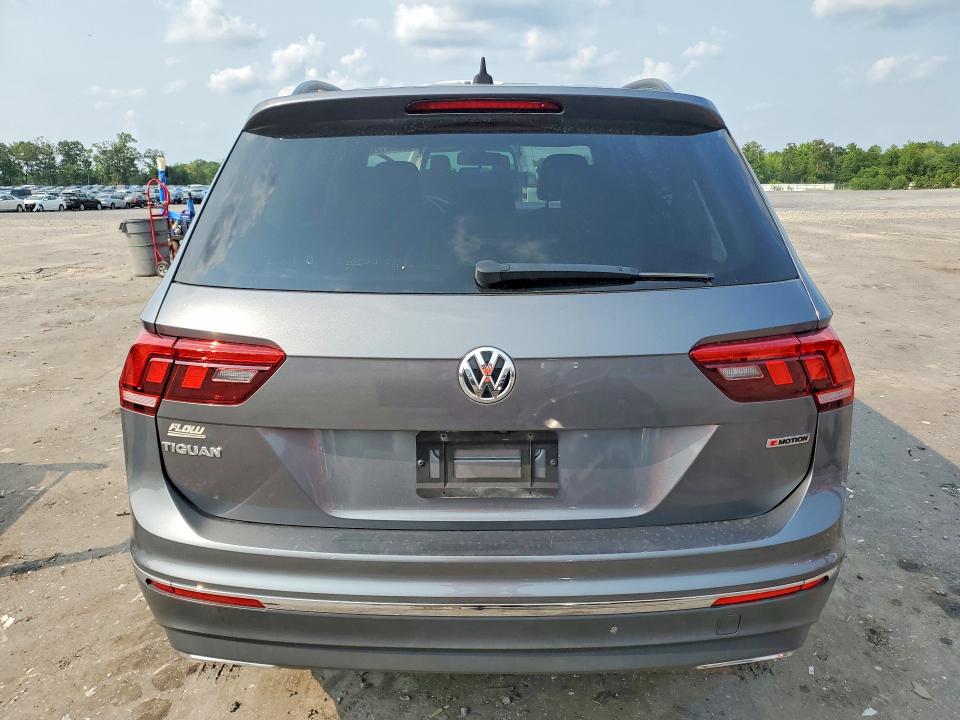 62834126 :رقم المزاد ، 3VV2B7AX8JM216525 vin ، 2018 Volkswagen Tiguan مزاد بيع
