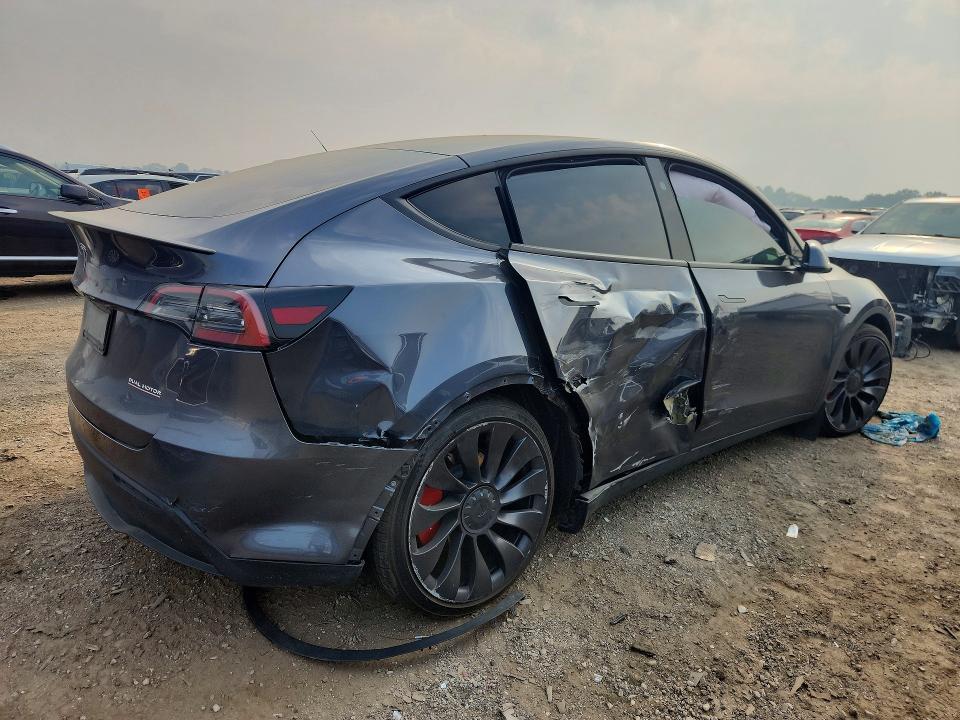 Продаж на аукціоні авто 2023 Tesla Model Y, vin: 7SAYGDEFXPF858898, номер лоту: 61125256