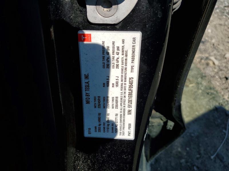 61622886 :رقم المزاد ، 5YJ3E1EB0JF054075 vin ، 2018 Tesla Model 3 مزاد بيع