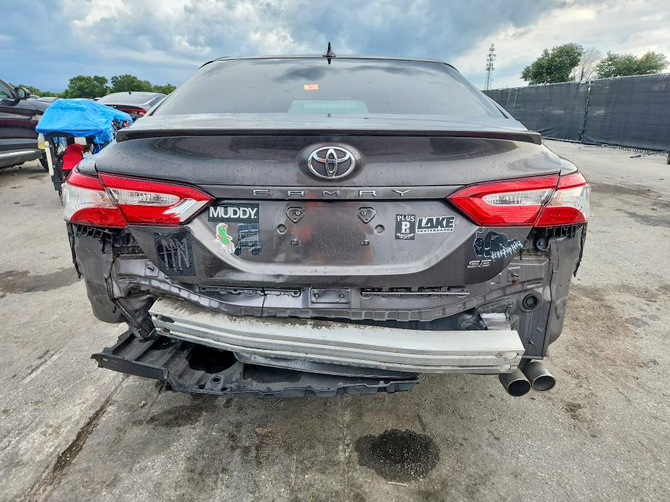 61358936 :رقم المزاد ، 4T1G11AK7LU345102 vin ، 2020 Toyota Camry مزاد بيع