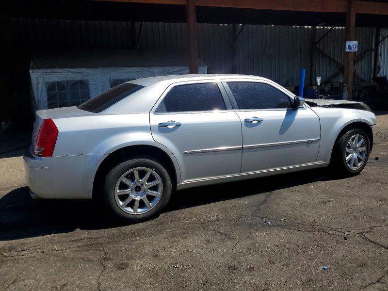60980786 :رقم المزاد ، 2C3CA6CT5AH279692 vin ، 2010 Chrysler 300c مزاد بيع