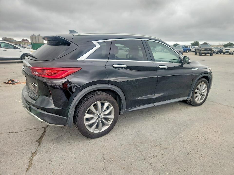 61606096 :رقم المزاد ، 3PCAJ5BA3NF107959 vin ، 2022 Infiniti Qx50 مزاد بيع