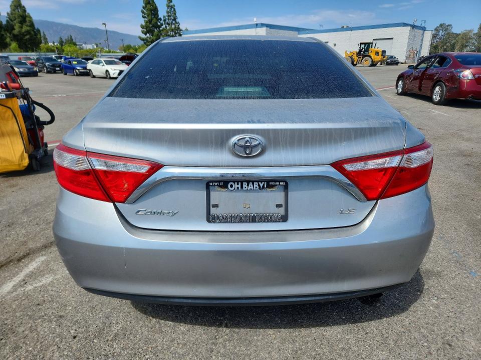 62008866 :رقم المزاد ، 4T4BF1FK1FR464455 vin ، 2015 Toyota Camry مزاد بيع