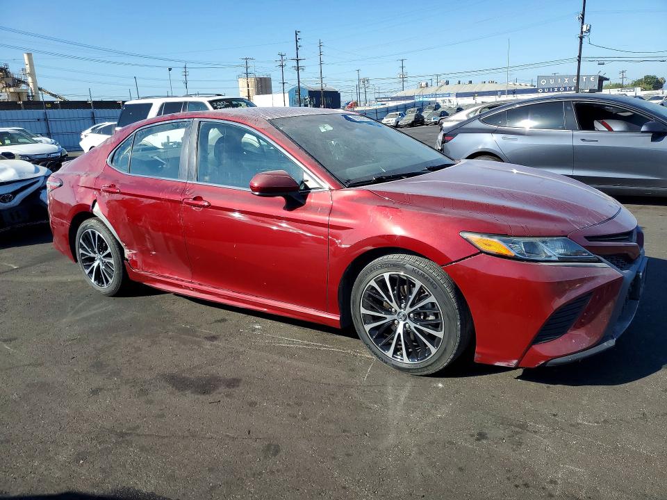 2018 Toyota Camry მანქანა იყიდება აუქციონზე, vin: 4T1B11HK9JU556797, აუქციონის ნომერი: 60053516