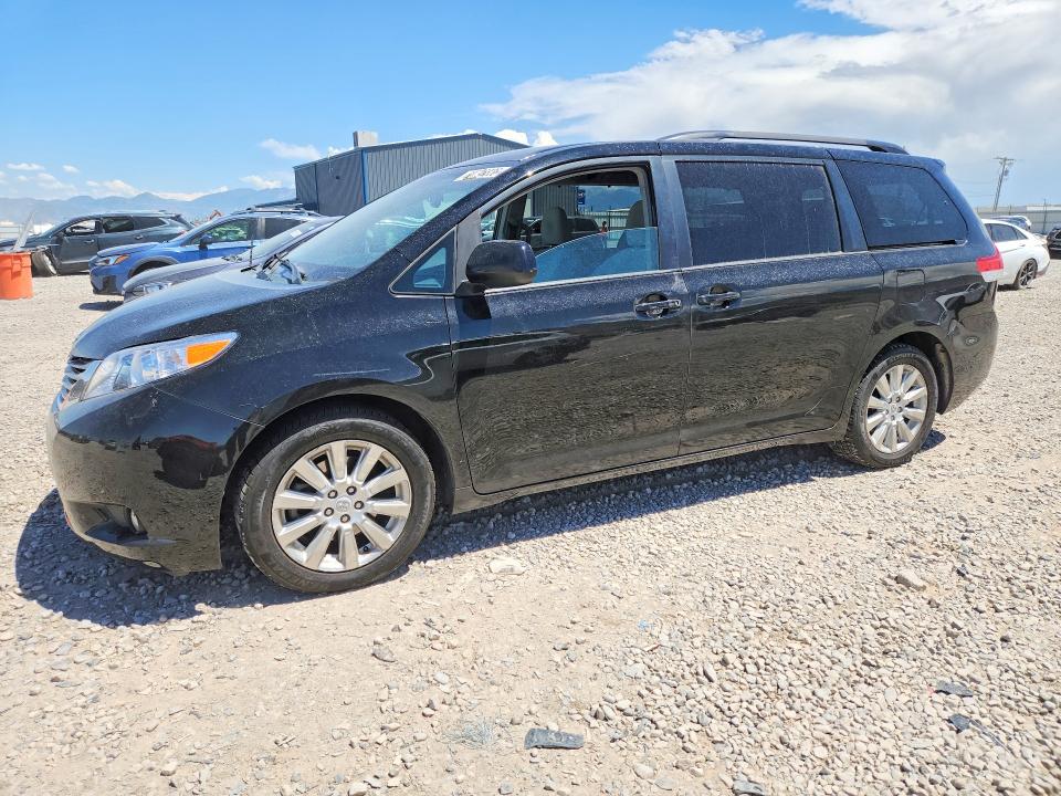 60796826 :رقم المزاد ، 5TDJK3DCXCS040740 vin ، 2012 Toyota Sienna مزاد بيع