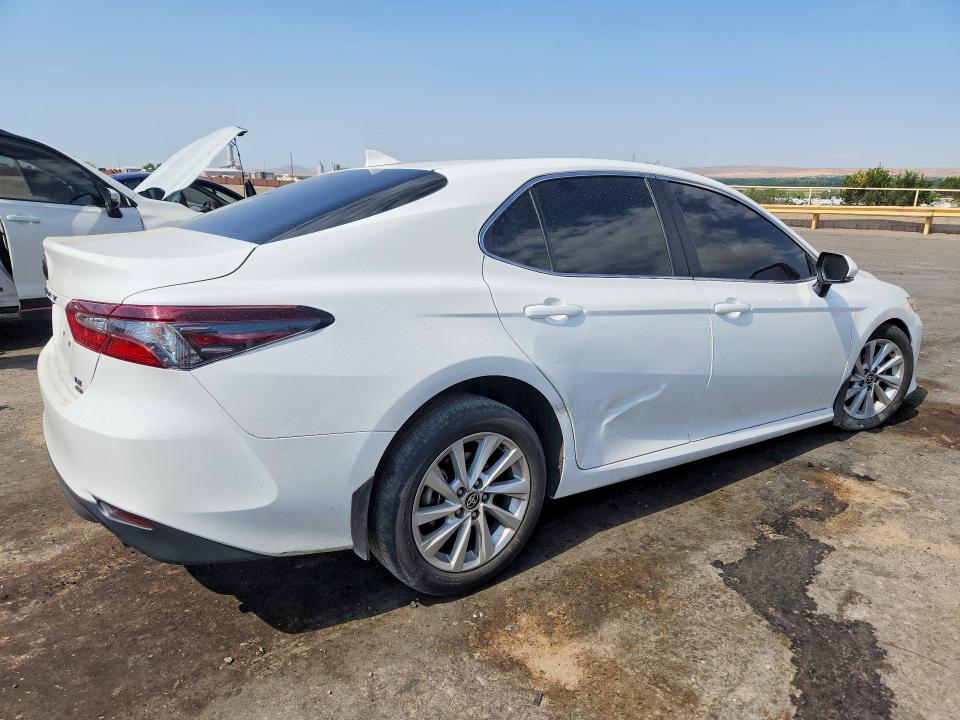 59297076 :رقم المزاد ، 4T1C11BKXRU131386 vin ، 2024 Toyota Camry مزاد بيع
