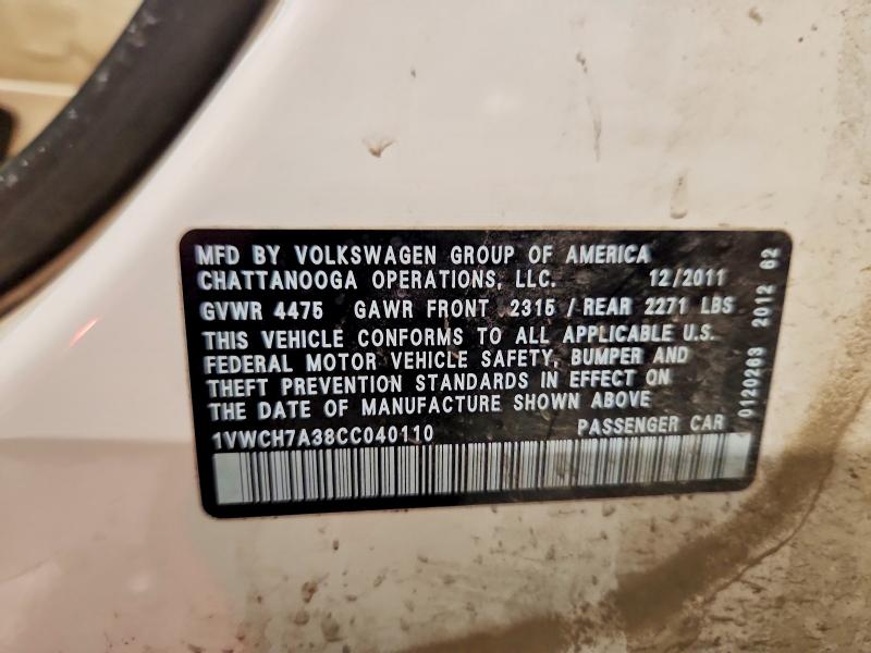 62124256 :رقم المزاد ، 1VWCH7A38CC040110 vin ، 2012 Volkswagen Passat مزاد بيع