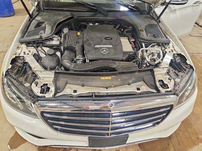 60497186 :رقم المزاد ، WDDZF4KB6JA392396 vin ، 2018 Mercedes-benz E مزاد بيع