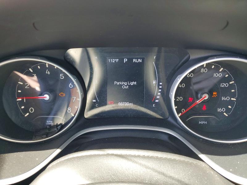 63142746 :رقم المزاد ، 3C4NJCBB5JT411594 vin ، 2018 Jeep Compass مزاد بيع