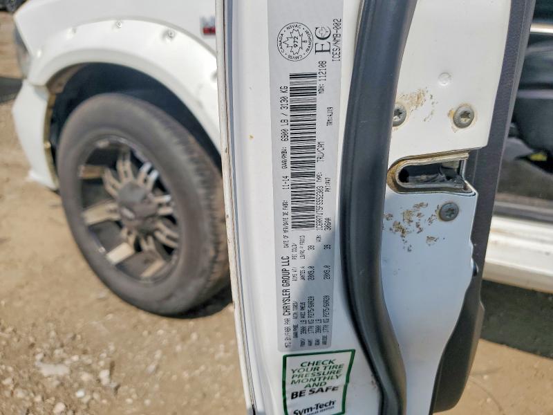 61767716 :رقم المزاد ، 1C6RR7UT5FS552303 vin ، 2015 Ram 1500 مزاد بيع