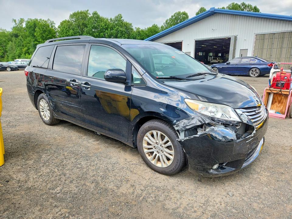 Продажа на аукционе авто 2015 Toyota Sienna, vin: 5TDYK3DC2FS622883, номер лота: 62286626