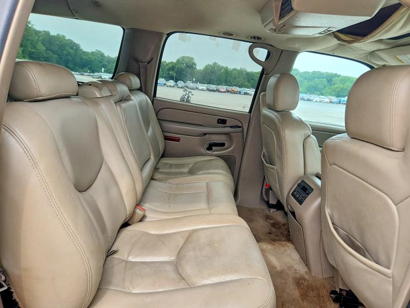 60574366 :رقم المزاد ، 3GNFK16Z35G162361 vin ، 2005 Chevrolet Suburban مزاد بيع