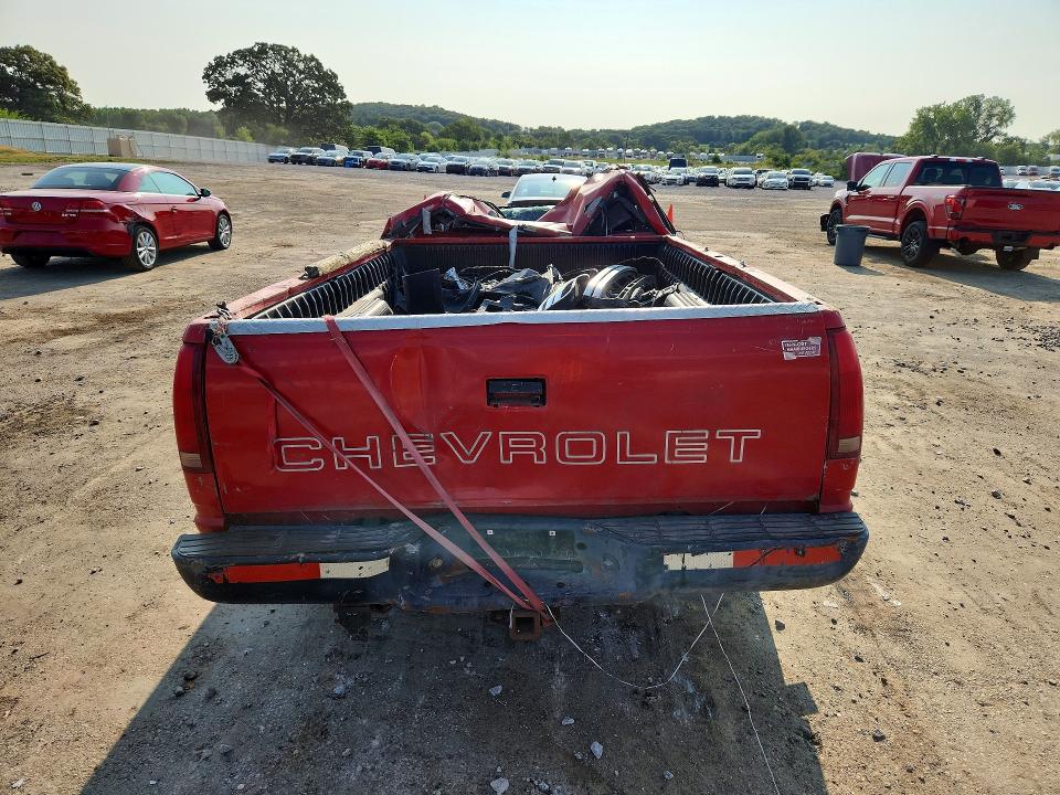 61906656 :رقم المزاد ، 1GCGC29R6WE205692 vin ، 1998 Chevrolet Gmt-400 مزاد بيع