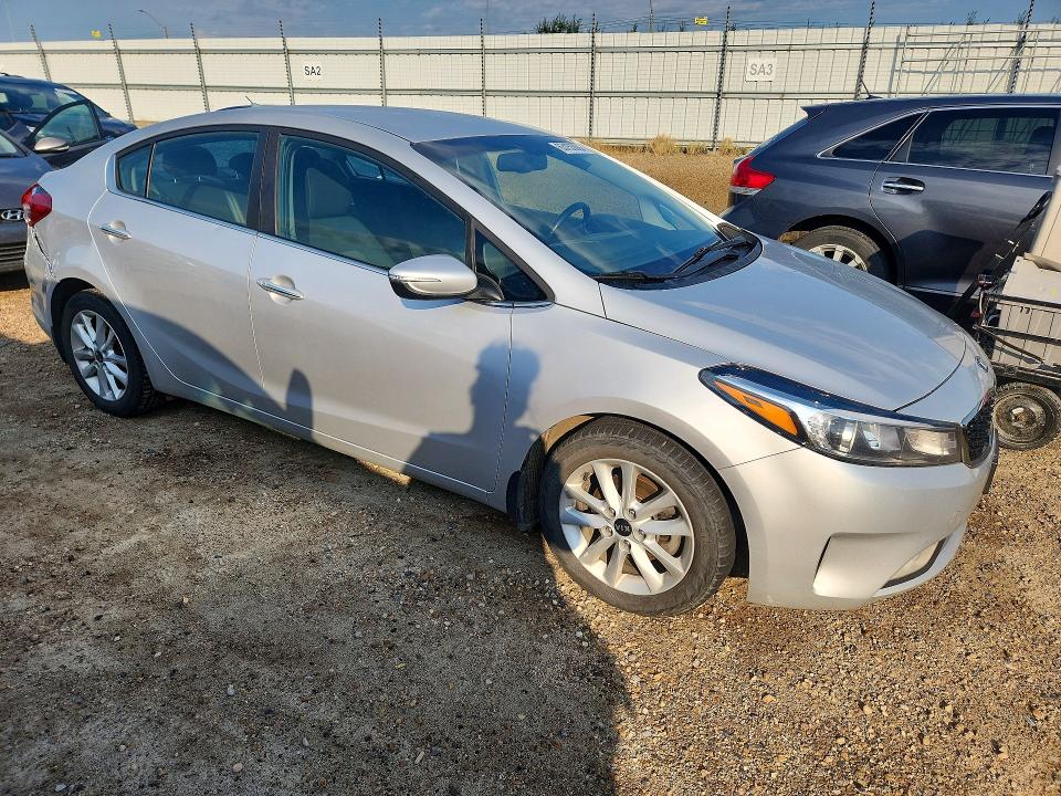 63153066 :رقم المزاد ، 3KPFL4A83HE088736 vin ، 2017 Kia Forte مزاد بيع